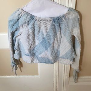 Small blue/white top